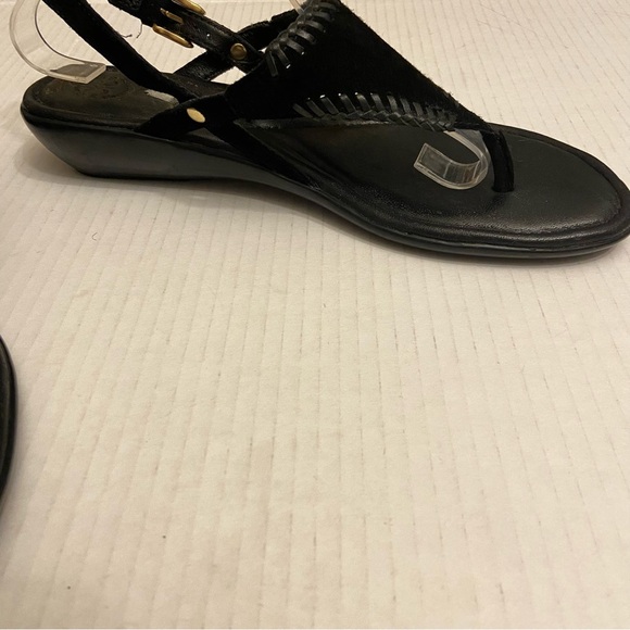 Johnston and Murphy Women’s Genuine Leather Black Suede Ankle Closure Sandals. - Picture 5 of 9